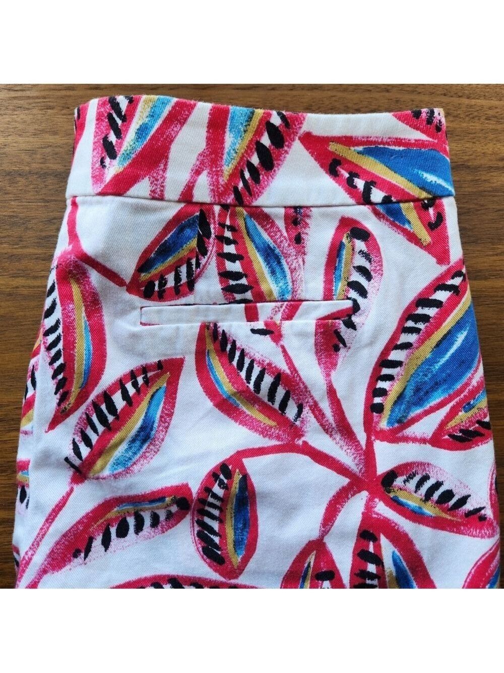 J. CREW MID-RISE TROPICAL SHORTS SIZE 2 - Picture 4 of 6